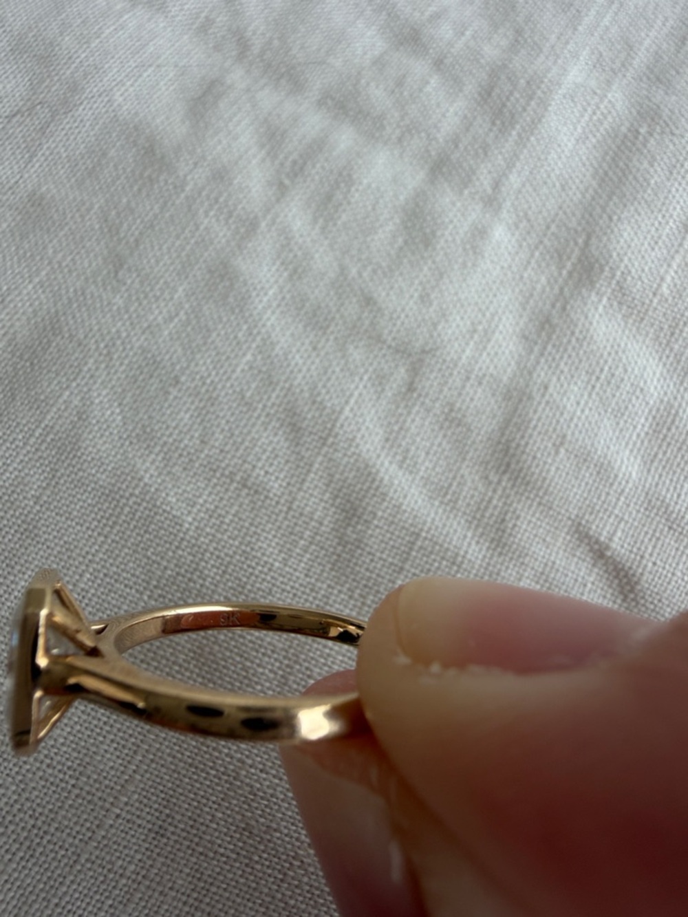 Moissanite 9k Yellow Gold Solitaire Ring Size 5.75 - Picture 3 of 3